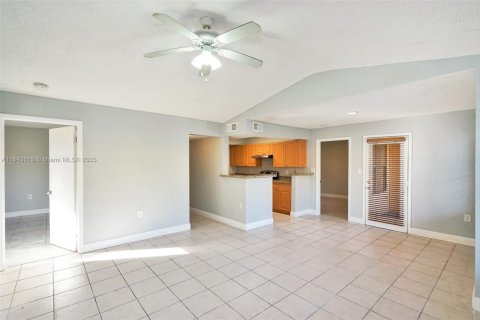 Copropriété à louer à Miami, Floride: 2 chambres, 90.95 m2 № 1962967 - photo 6