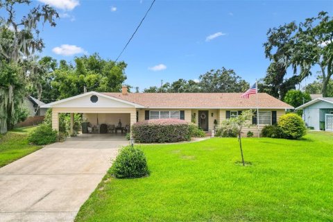 House in Leesburg, Florida 4 bedrooms, 205.13 sq.m. № 1911855 - photo 1