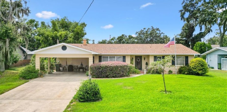 House in Leesburg, Florida 4 bedrooms, 205.13 sq.m. № 1911855