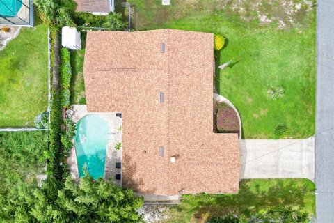 House in Leesburg, Florida 4 bedrooms, 205.13 sq.m. № 1911855 - photo 6