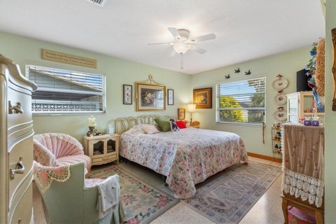 House in Leesburg, Florida 4 bedrooms, 205.13 sq.m. № 1911855 - photo 24