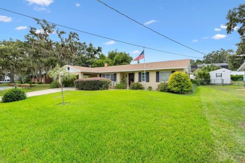 House in Leesburg, Florida 4 bedrooms, 205.13 sq.m. № 1911855 - photo 9