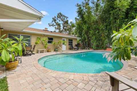 House in Leesburg, Florida 4 bedrooms, 205.13 sq.m. № 1911855 - photo 5