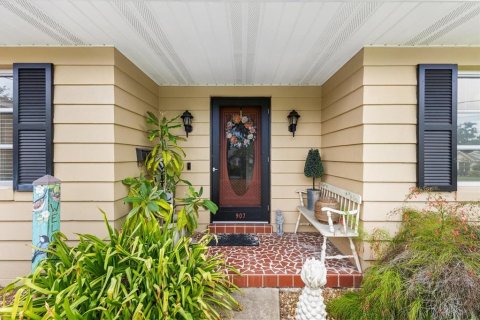House in Leesburg, Florida 4 bedrooms, 205.13 sq.m. № 1911855 - photo 7