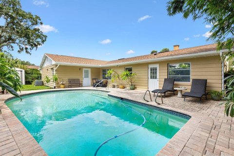House in Leesburg, Florida 4 bedrooms, 205.13 sq.m. № 1911855 - photo 4