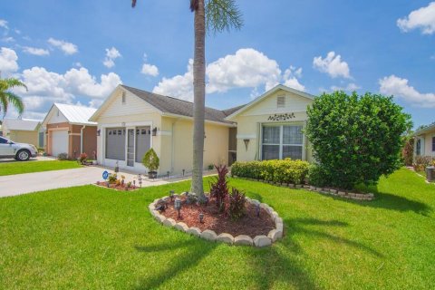 House in St. Lucie, Florida 3 bedrooms, 184.32 sq.m. № 2190256 - photo 7