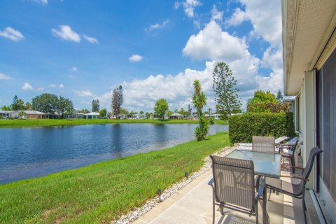 House in St. Lucie, Florida 3 bedrooms, 184.32 sq.m. № 2190256 - photo 12