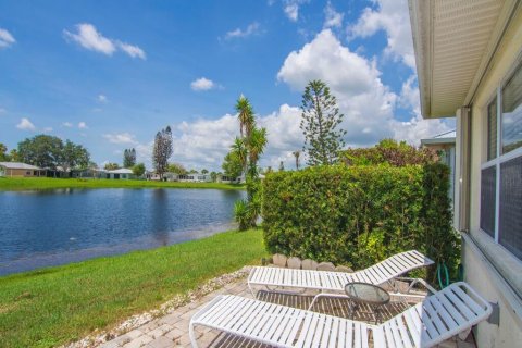 House in St. Lucie, Florida 3 bedrooms, 184.32 sq.m. № 2190256 - photo 14