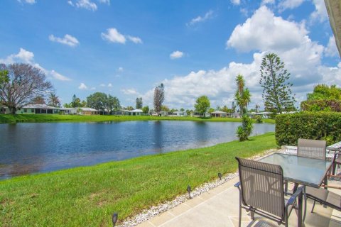 House in St. Lucie, Florida 3 bedrooms, 184.32 sq.m. № 2190256 - photo 13