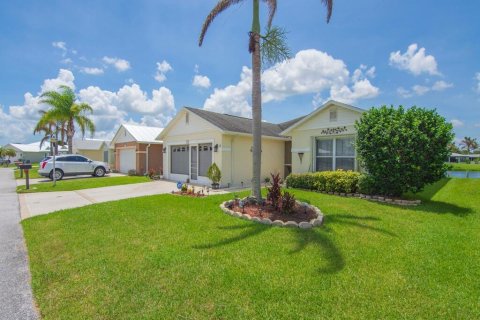 House in St. Lucie, Florida 3 bedrooms, 184.32 sq.m. № 2190256 - photo 6