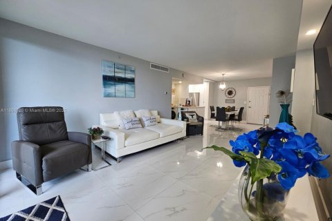 Copropriété à louer à Hollywood, Floride: 1 chambre, 69.21 m2 № 2013755 - photo 13