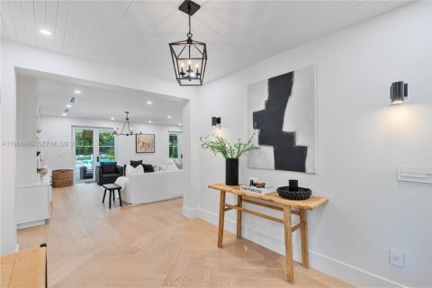 Casa en alquiler en Miami, Florida, 5 dormitorios, 353.77 m2 № 2030148 - foto 16