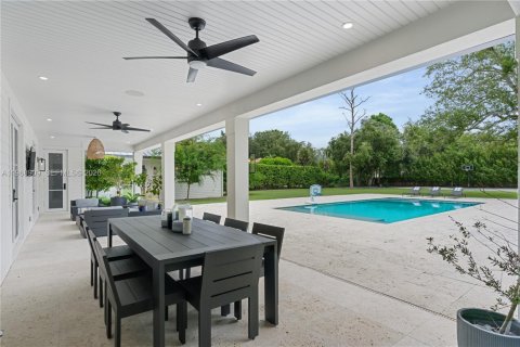Casa en alquiler en Miami, Florida, 5 dormitorios, 353.77 m2 № 2030148 - foto 8