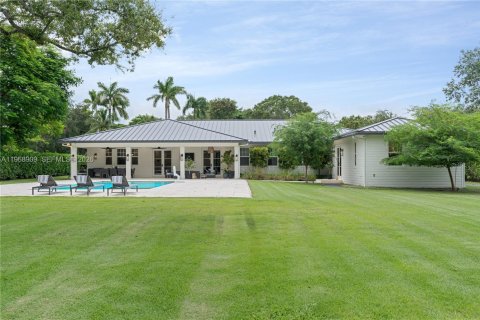 Casa en alquiler en Miami, Florida, 5 dormitorios, 353.77 m2 № 2030148 - foto 4