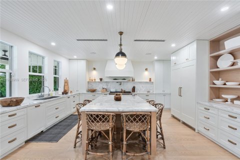 Casa en alquiler en Miami, Florida, 5 dormitorios, 353.77 m2 № 2030148 - foto 22