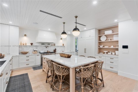 Casa en alquiler en Miami, Florida, 5 dormitorios, 353.77 m2 № 2030148 - foto 23