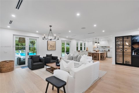Casa en alquiler en Miami, Florida, 5 dormitorios, 353.77 m2 № 2030148 - foto 18