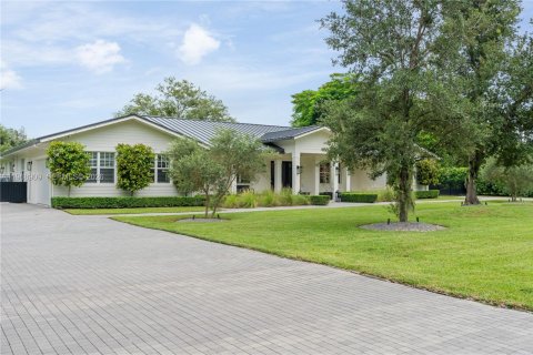 Casa en alquiler en Miami, Florida, 5 dormitorios, 353.77 m2 № 2030148 - foto 2