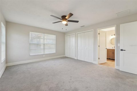 House in Saint Petersburg, Florida 3 bedrooms, 169.73 sq.m. № 1587234 - photo 24
