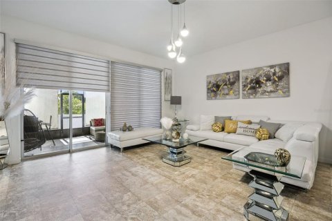 House in Leesburg, Florida 4 bedrooms, 179.12 sq.m. № 2201134 - photo 7