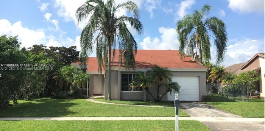 Villa ou maison à Weston, Floride 3 chambres, 139.54 m2 № 1964624