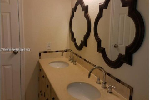 Villa ou maison à louer à Weston, Floride: 3 chambres, 139.54 m2 № 1964624 - photo 4