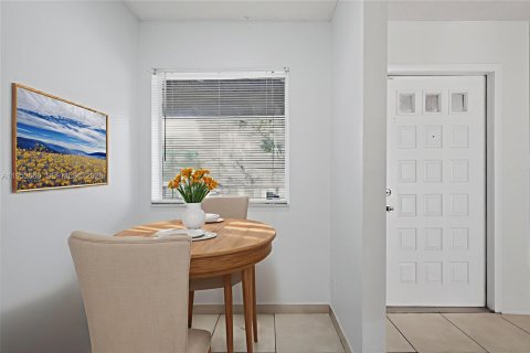 Condominio en venta en Miami, Florida, 1 dormitorio, 90.86 m2 № 2010225 - foto 4