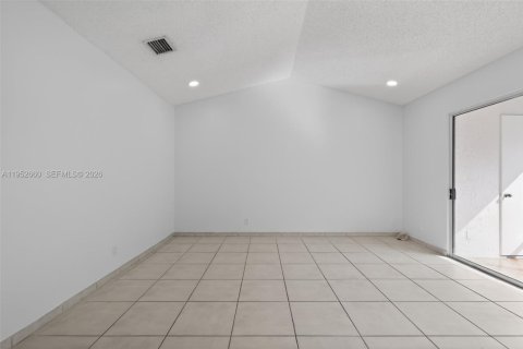 Condominio en venta en Miami, Florida, 1 dormitorio, 90.86 m2 № 2010225 - foto 10