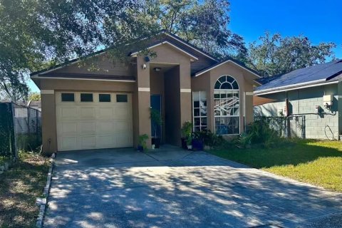 House in Maitland, Florida 3 bedrooms, 106.47 sq.m. № 2430916 - photo 3