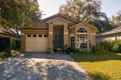 House in Maitland, Florida 3 bedrooms, 106.47 sq.m. № 2430916