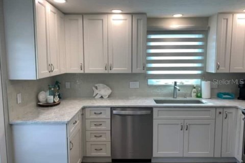 House in Englewood, Florida 2 bedrooms, 76.18 sq.m. № 1840501 - photo 8