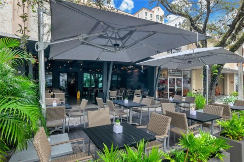 Commercial property in Coral Gables, Florida № 11547 - photo 10