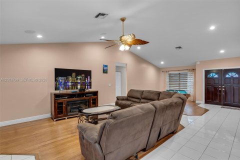 Villa ou maison à vendre à Margate, Floride: 3 chambres, 162.3 m2 № 2244321 - photo 7