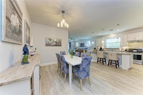 House in Bradenton, Florida 3 bedrooms, 266.35 sq.m. № 2229483 - photo 12