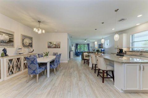 House in Bradenton, Florida 3 bedrooms, 266.35 sq.m. № 2229483 - photo 11