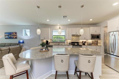 House in Bradenton, Florida 3 bedrooms, 266.35 sq.m. № 2229483 - photo 15
