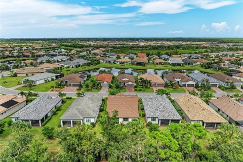 House in Bradenton, Florida 3 bedrooms, 266.35 sq.m. № 2229483 - photo 4