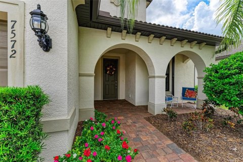 House in Bradenton, Florida 3 bedrooms, 266.35 sq.m. № 2229483 - photo 6