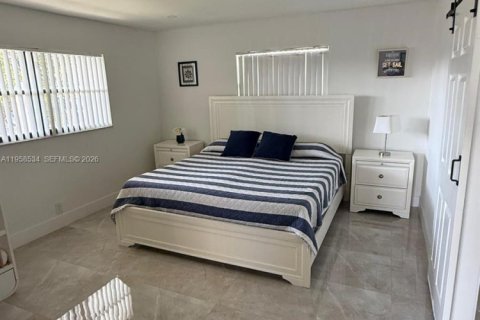 Casa en alquiler en Hallandale Beach, Florida, 5 dormitorios, 205.31 m2 № 2020823 - foto 14