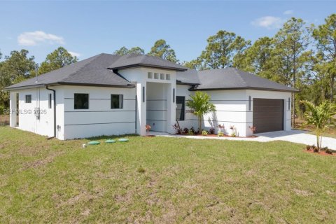 House in Lehigh Acres, Florida 3 bedrooms, 148.92 sq.m. № 2072325 - photo 21