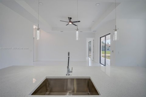House in Lehigh Acres, Florida 3 bedrooms, 148.92 sq.m. № 2072325 - photo 10
