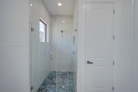 House in Lehigh Acres, Florida 3 bedrooms, 148.92 sq.m. № 2072325 - photo 14
