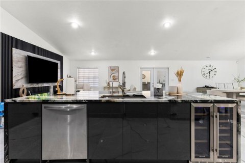 Casa en venta en Tampa, Florida, 5 dormitorios, 288.37 m2 № 2384139 - foto 21