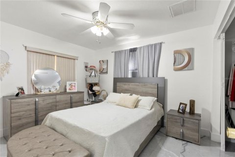 Casa en venta en Tampa, Florida, 5 dormitorios, 288.37 m2 № 2384139 - foto 25