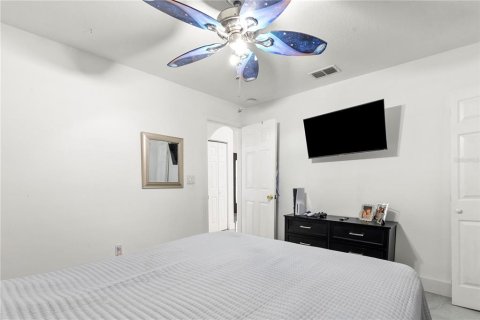 Casa en venta en Tampa, Florida, 5 dormitorios, 288.37 m2 № 2384139 - foto 27