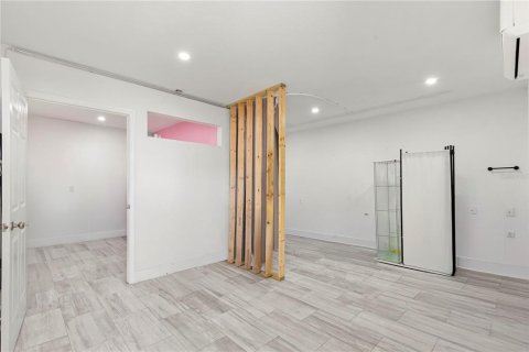 Casa en venta en Tampa, Florida, 5 dormitorios, 288.37 m2 № 2384139 - foto 28