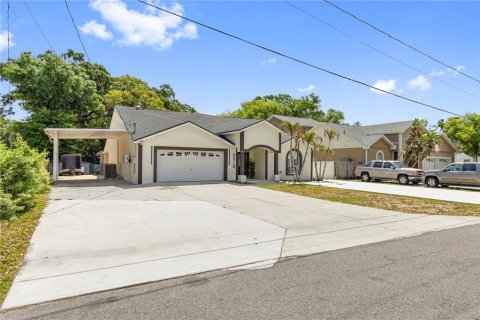 Casa en venta en Tampa, Florida, 5 dormitorios, 288.37 m2 № 2384139 - foto 2