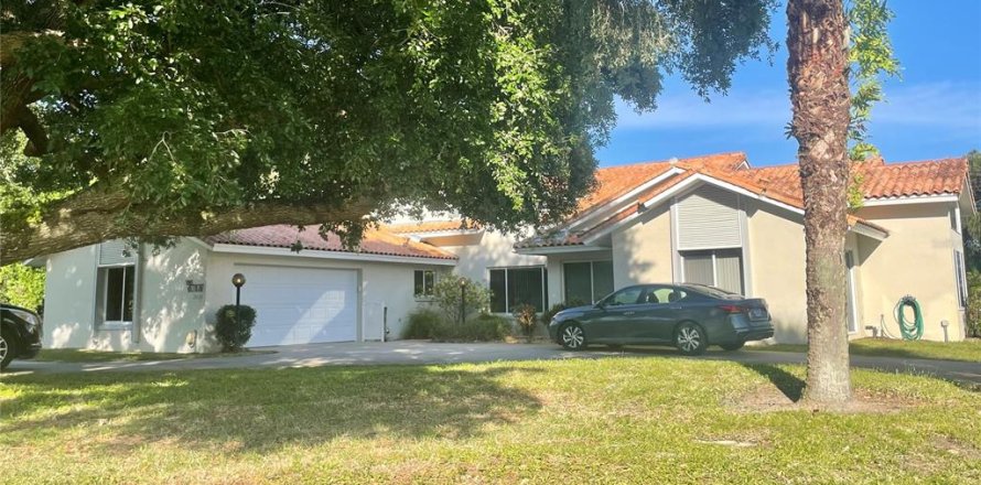 Casa en Clermont, Florida 4 dormitorios, 294.41 m2 № 1130469