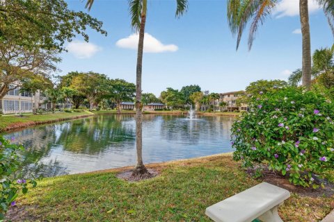 Condo in Lauderdale Lakes, Florida, 1 bedroom  № 2007134 - photo 18