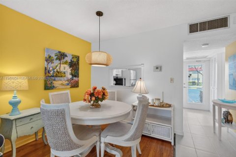 Condo in Lauderdale Lakes, Florida, 1 bedroom  № 2007134 - photo 6